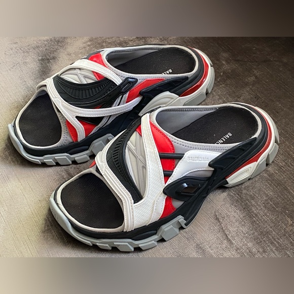 ✨PREOWNED ✨💯% AUTHENTIC BALENCIAGA SLIED SANDAL - Picture 2 of 8